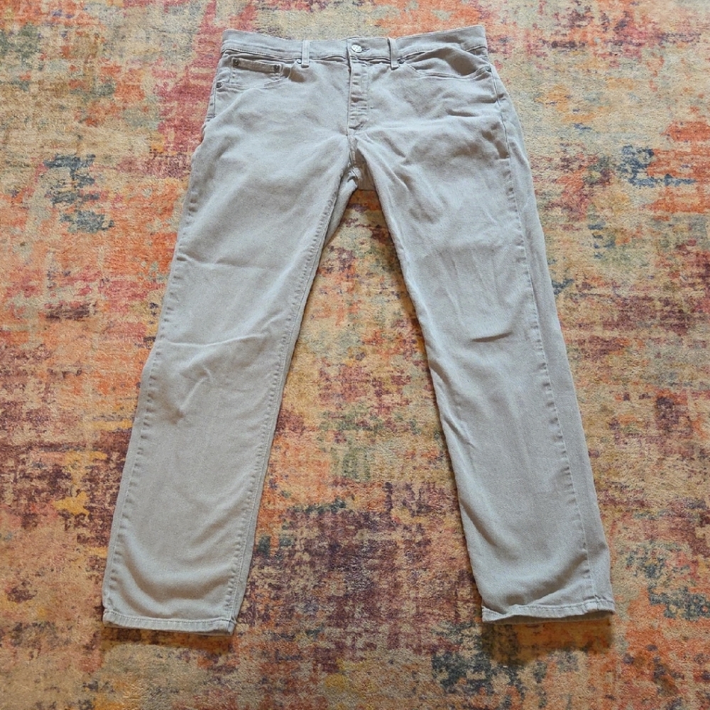 Slim Fit Men’s Jeans in Light Gray